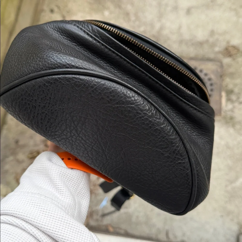 Stunning EUC vintage Coach black pebbled leather Sonoma Fishing Creel crossbody